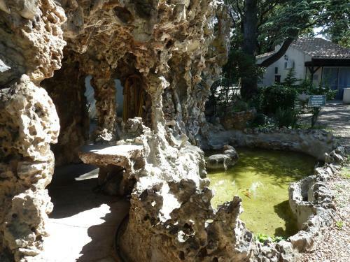 Hotel Logis H�tel R�sidence Les C�dres