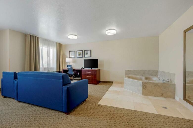 Hotel Comfort Suites Benbrook