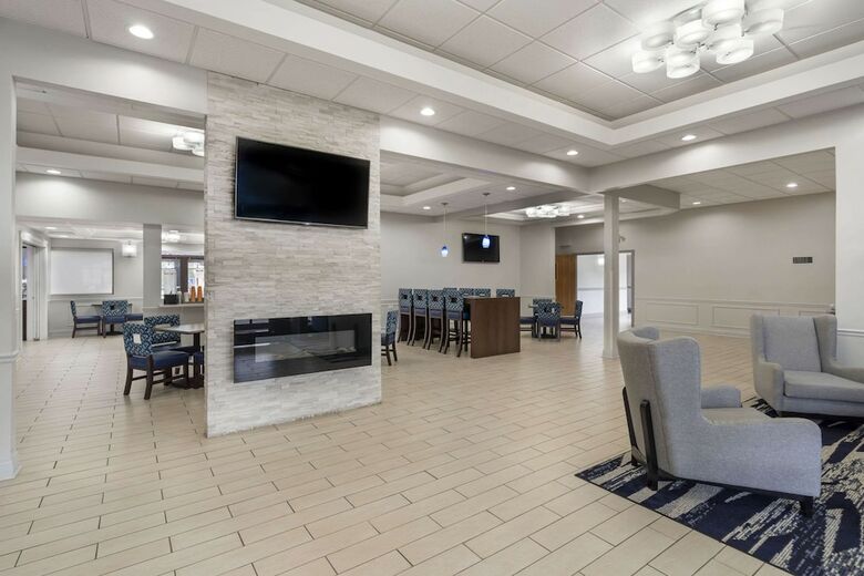 Hotel Baymont Inn Mundelein