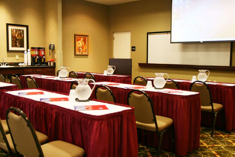 Hotel Hampton Inn & Suites Dobson
