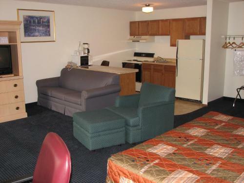Motel Canterbury Inn & Suites