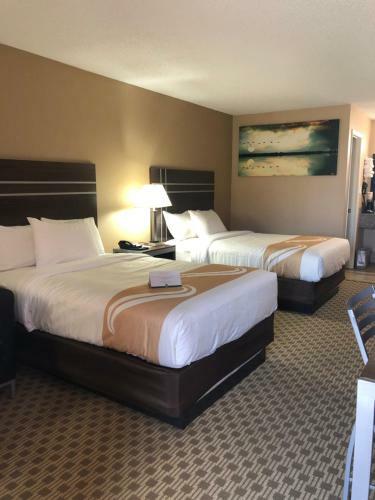 Motel Carefree Inn Madisonville