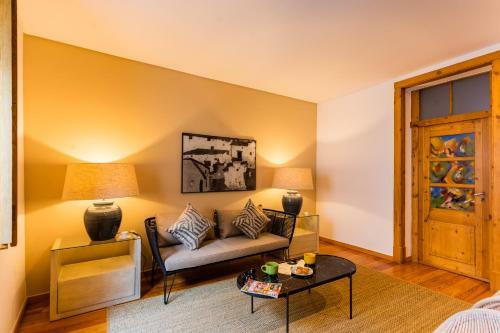 Lisbon Inside Connect - Bairro Alto Apartments