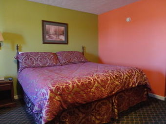 Hotel Royal Inn & Suites