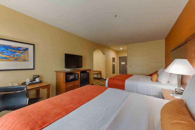 Hotel Comfort Suites Oakley