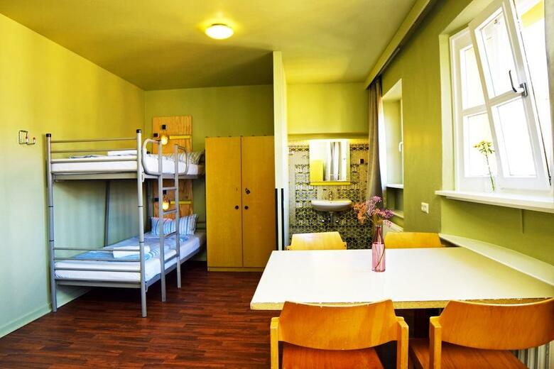 Apartamentos Amstel House Hostel