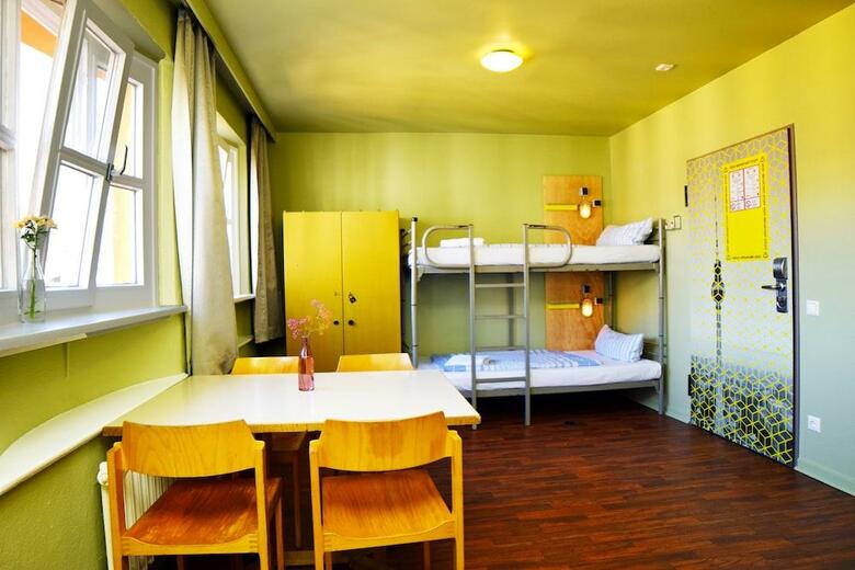Apartamentos Amstel House Hostel