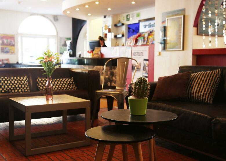 Apartamentos Amstel House Hostel