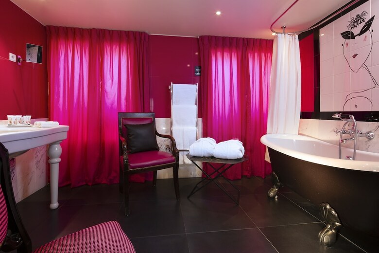 Hotel H�tel Du Panth�on