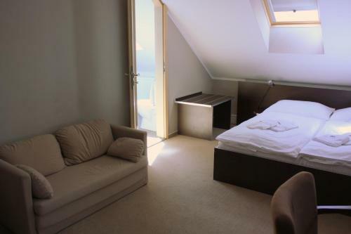 Hostal Penzion A Polocafe U Lavky