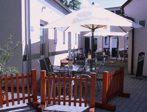 Hostal Penzion A Polocafe U Lavky