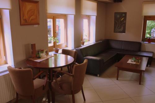 Hostal Penzion A Polocafe U Lavky