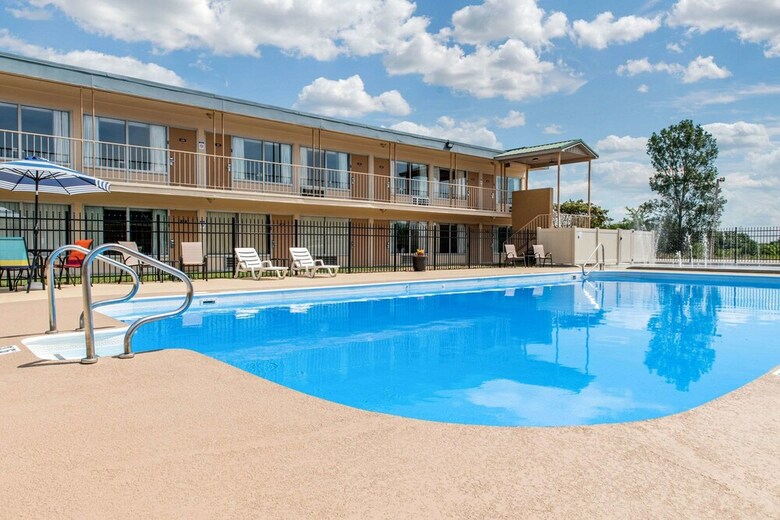 Hotel Quality Inn Huntingburg