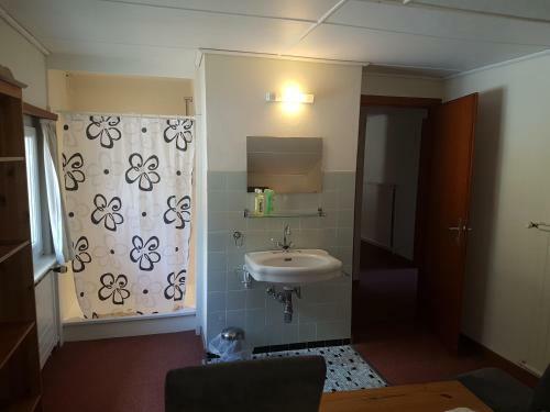Hostal B&B Swisschalet Montana