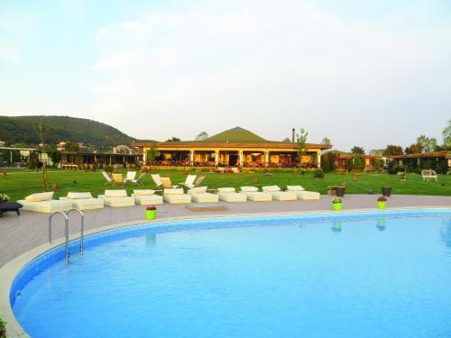 Riva's Club Hotel