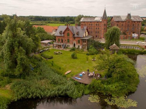 B&B M�hlenvilla Am B�tzower Hafen