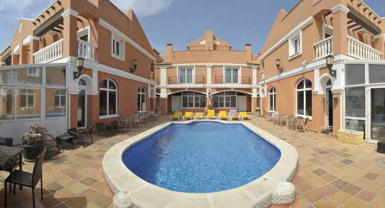 Aparthotel Lloyds Beach Club