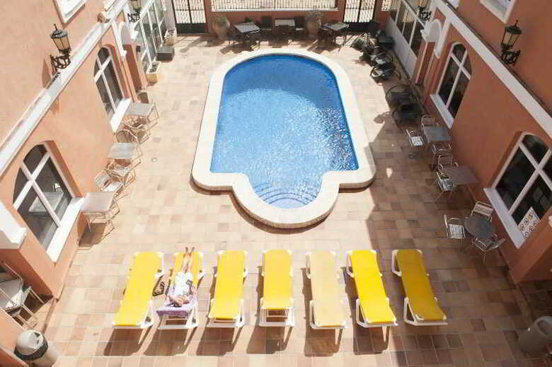 Aparthotel Lloyds Beach Club