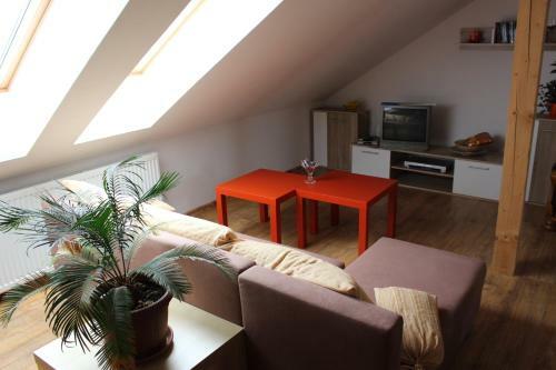 Orange Loft Apartment