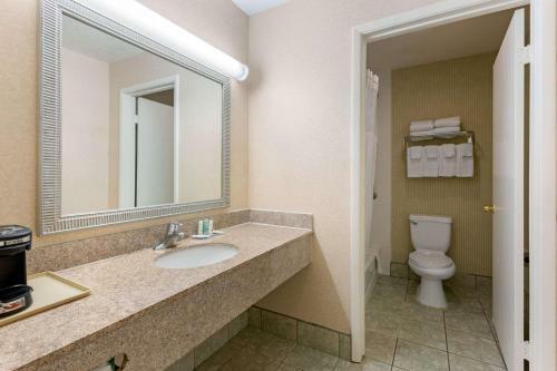 Hotel Quality Inn & Suites Oceanside Near Camp Pendleton