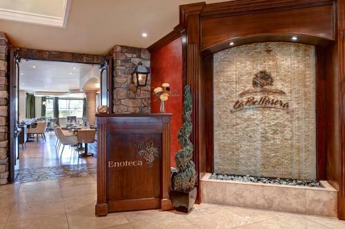 La Bellasera Hotel & Suites