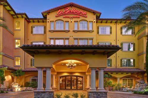 La Bellasera Hotel & Suites
