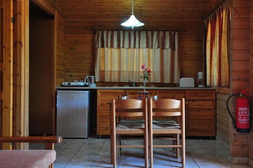 Sandy's Studios Apartments & Log-villas
