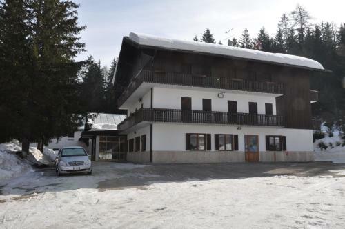 Hostal Casa Alpina Dobbiaco