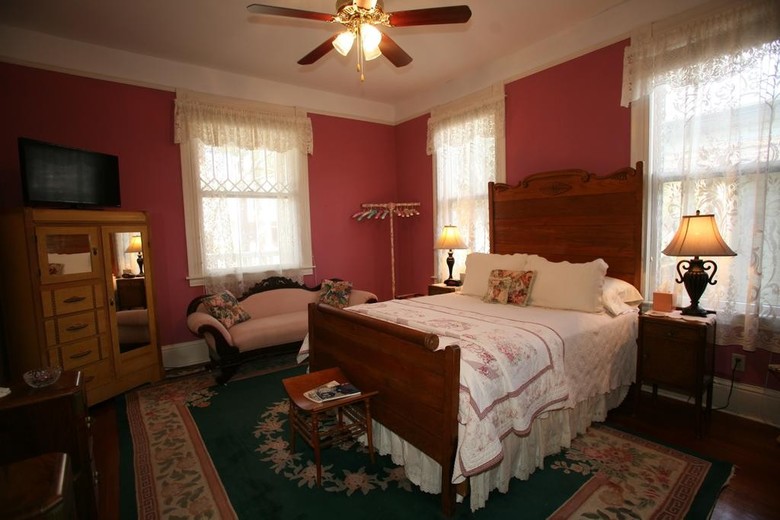 Brackenridge House Bed And Breakfast
