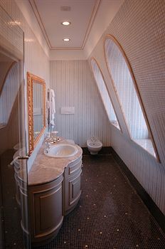 Andreola Central Hotel