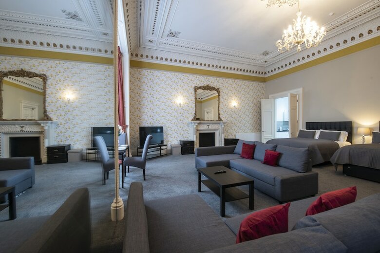 Hotel Grosvenor Suites