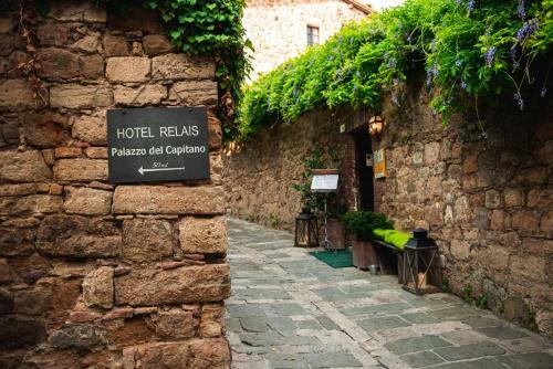 Hostal Camere & Apartments Nell'antico Borgo