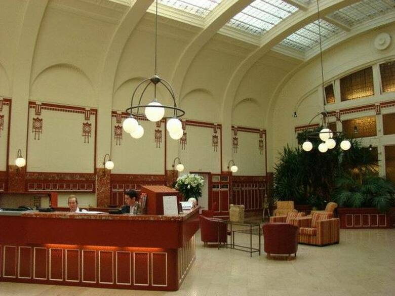 Rho Hotel