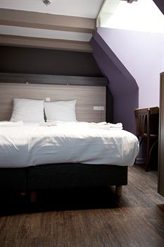 City Hotel
