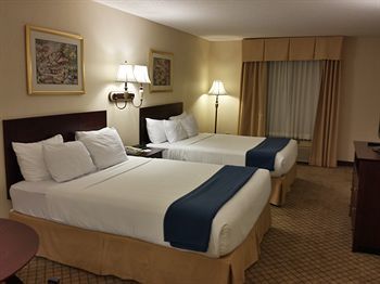 Hotel Gateway Inn & Suites