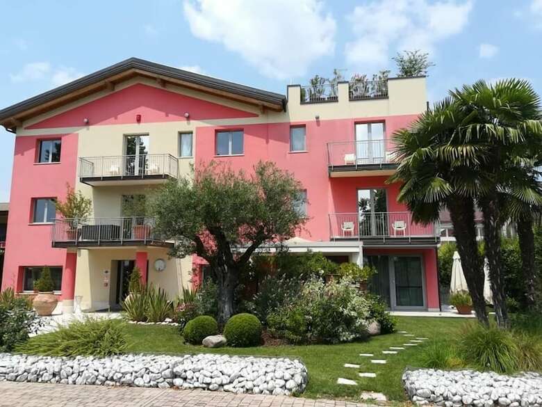 La Grotta Hotel