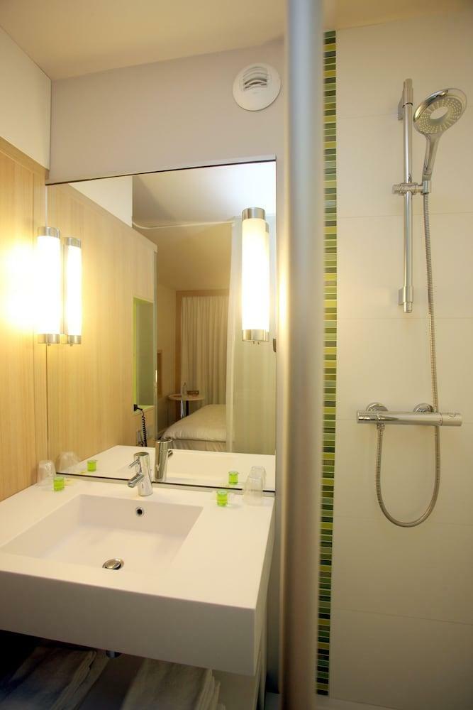 Hotel Ibis Styles Nantes Reze A�roport