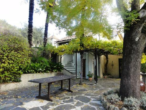 Bed & Breakfast Les Montades Chambres D'h�tes