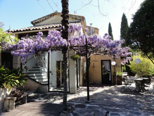 Bed & Breakfast Les Montades Chambres D'h�tes