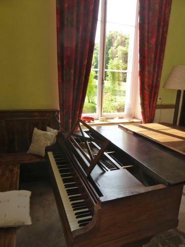 Hostal Maison D'h�tes Le Ch�teau De Puxe