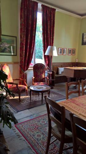 Hostal Maison D'h�tes Le Ch�teau De Puxe