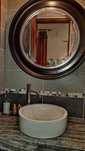 Hostal Aiolos House