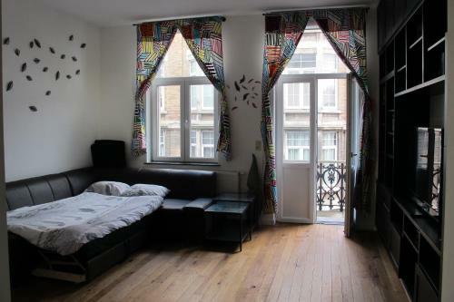 Apartment Tour & Taxis 3