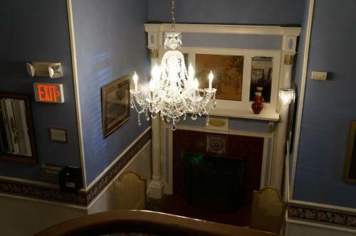 Hostal 463 Beacon Street Guest House