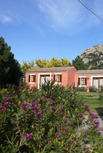 Hostal Agriturismo L'aglientu B&B