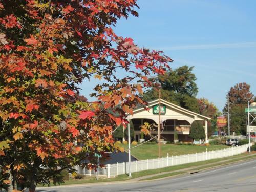 Motel Guesthouse Inn & Suites