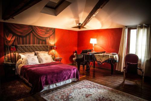 Bed & Breakfast Maison Du Th��tre Saint Bonnet