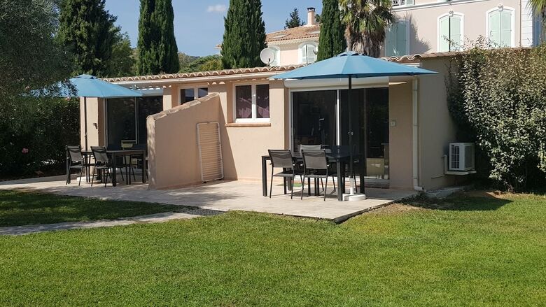 Bed & Breakfast Domaine De L'aufrene