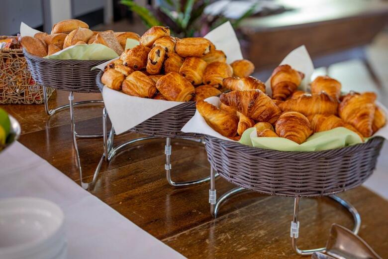 Hotel Logis Le Mas De L'�toile Aubagne