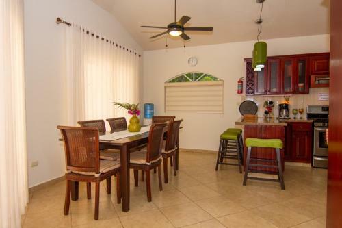 Hostal Residencial Casa Linda